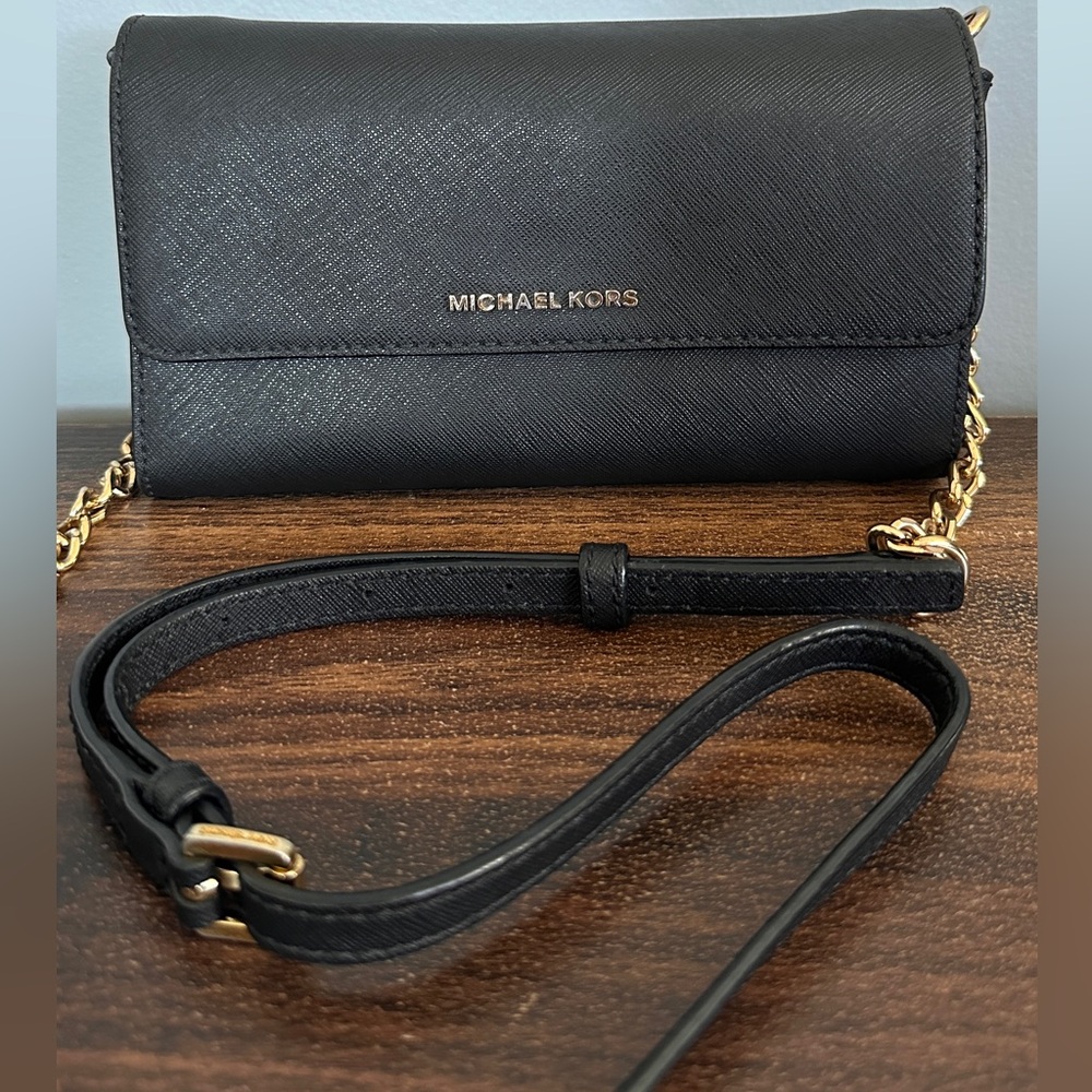 Michael Kors Elegant Black Crossbody Bag